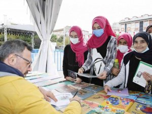 Sultangazi’de kitap dolu günler başladı