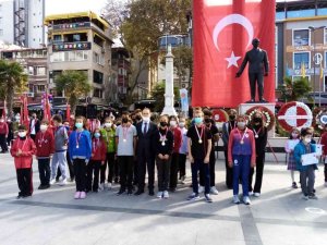 Bandırma’ da 29 Ekim Cumhuriyet Bayramı kutlanıyor.