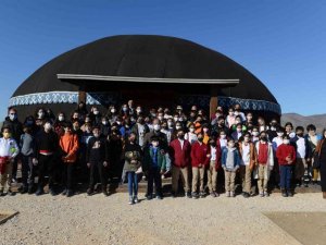 Kamp yapan öğrencilerden Çorumlu obasına tam not