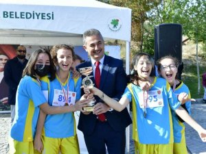 Mamak’ta Cumhuriyet coşkusu koşu ile başladı