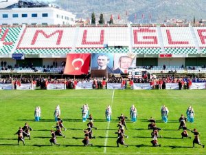 Muğla’da Cumhuriyet Bayramı Atatürk Stadyumu’nda kutlandı