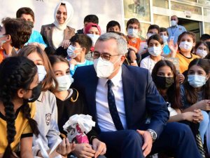 Kitap fuarını 100 bin kişi ziyaret etti