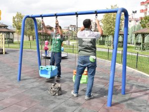 Karatay’ın parklarında yenileme ve düzenleme çalışmaları sürüyor
