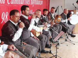 Şanlıurfa’da uzun havalı Cumhuriyet kutlaması