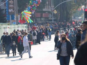 Edirne’de son yılların en kalabalık 29 Ekim kutlaması yaşandı