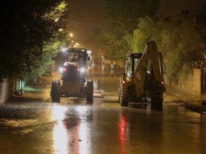 Van’da su baskınlarına büyükşehir belediyesinden anında müdahale