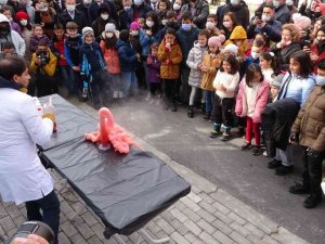 Çocuklar için tasarlanan sokak açıldı