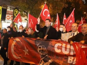 Bandırma’da düzenlenen Fener alayına binlerce kişi katıldı