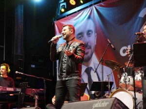 Kestel’de Gökhan Tepe’den ‘Cumhuriyet’ konseri
