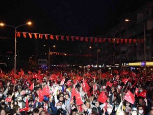 Kuşadası’nda Cumhuriyet Bayramı Coşkusu Sokağa Taştı
