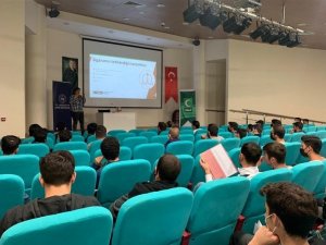 Üniversite öğrencilerine ‘Tütünle Mücadele’ isimli konferans verildi