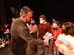 Devlet Tiyatroları Pursaklar Sahnesi’nde 29 Ekim coşkusu