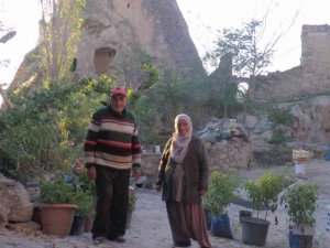 Ömürleri peribacalarının içinde geçti