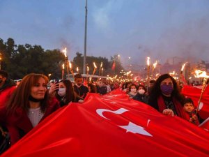 Başkent’te Cumhuriyet coşkusu sokaklara taştı