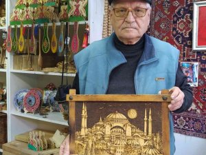 Ayasofya’yı sanata dönüştürdü