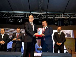 Kernek Onur ödülleri verildi