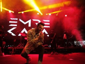 Emre Kaya Antalya’da hayranlarıyla buluştu