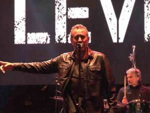 Cumhuriyet Bayramı coşkusu Kartal’da Haluk Levent konseri ile devam ediyor