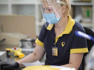 Ukrayna’da posta şirketinden aşı olanlara para ödülü