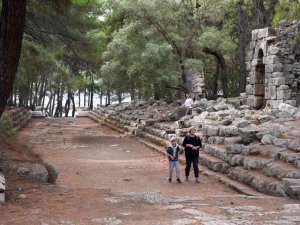 Phaselis’e ziyaretçi akını