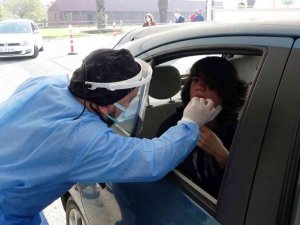 Türkiye’de ilk: Öğrenciler için ’PCR numune alma noktası’ oluşturuldu