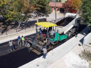 Meram Belediyesi asfalt çalışmalarını sürdürüyor