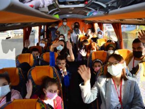 Yangınzede çocuklar, Antalya’yı gezdi