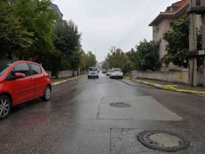 Altıeylül’den asfalt seferberliği