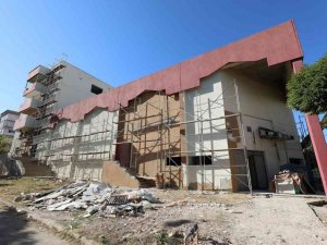 Gaziemir AKM yenileniyor