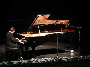 Fazıl Say’dan Mezitli Kültür Merkezine övgü