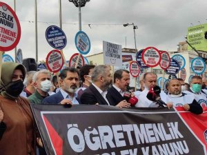 Memur-Sen Genel Başkanı Yalçın: “Öğretmenlerimiz için en büyük müjde, Öğretmenlik Meslek Kanunu’nun TBMM gündemine getirilmesidir”