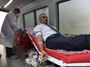 Yunusemre personelinden kan bağışına destek
