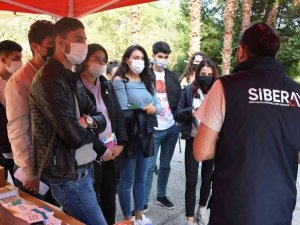 Üniversitelilere, siber suçlar ve korunma yöntemlerini anlatıyorlar