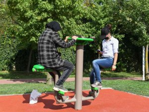 Esenyurt’ta yenilenen parklar vatandaşın takdirini topladı