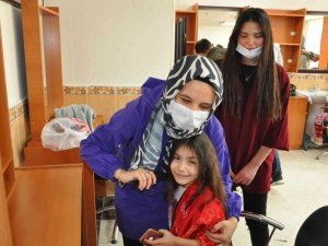 Özel eğitime muhtaç öğrencilere saç bakımı desteği