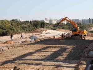 Konyaaltı’nda yapılan yeni yolda sona yaklaşıldı