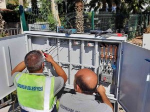 Bodrum Belediyesi elektrik ekipleri kesintisiz çalışıyor
