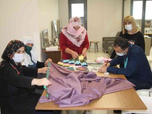 Fethi Sekin Şehir Hastanesinde açılan el sanatları kursu, vatandaşların ekmek kapısı oldu