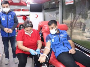 Gençlerden örnek hareket