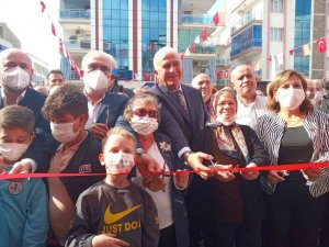 Efeler’de ikinci ’Kitap Kafe’ açıldı