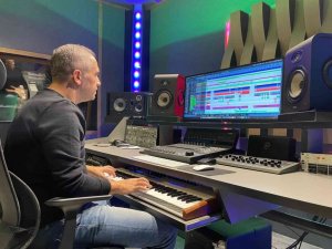 Bülent Ersoy’un Kıbrıs’ta 1 ay tutuklu kalan müzisyeni Coşkun Kıvılcım yaşadıklarını anlattı