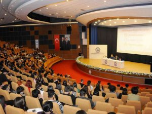 ADÜ Rektörü Aldemir, Yabancı Diller Yüksekokulu öğrencileri ile bir araya geldi