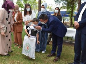 Bağlar Belediyesi bedenleri giydirdi, yürekleri ısıttı