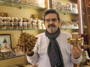 Türkiye’de ilk, dünyada nadir meslek: Ahşap zeka oyunları üretimi