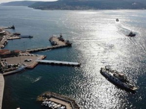 Çanakkale Boğazı 16 saat sonra gemi trafiğine açıldı