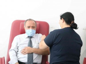 Rektörden koronavirüse karşı aşı çağrısı