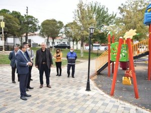 Başkan Öz çocuk oyun alanlarında incelemelerde bulundu