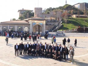 İstanbullular Üsküdar’dan Demokrasi ve Özgürlükler Adası’na tarihi yolculuğa çıktı