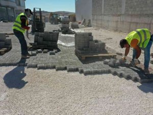 Şanlıurfa’da sıcak asfalt ve kilitli beton parke çalışması