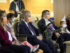 Lösemili çocuklar için tiyatro hastaneye taşındı